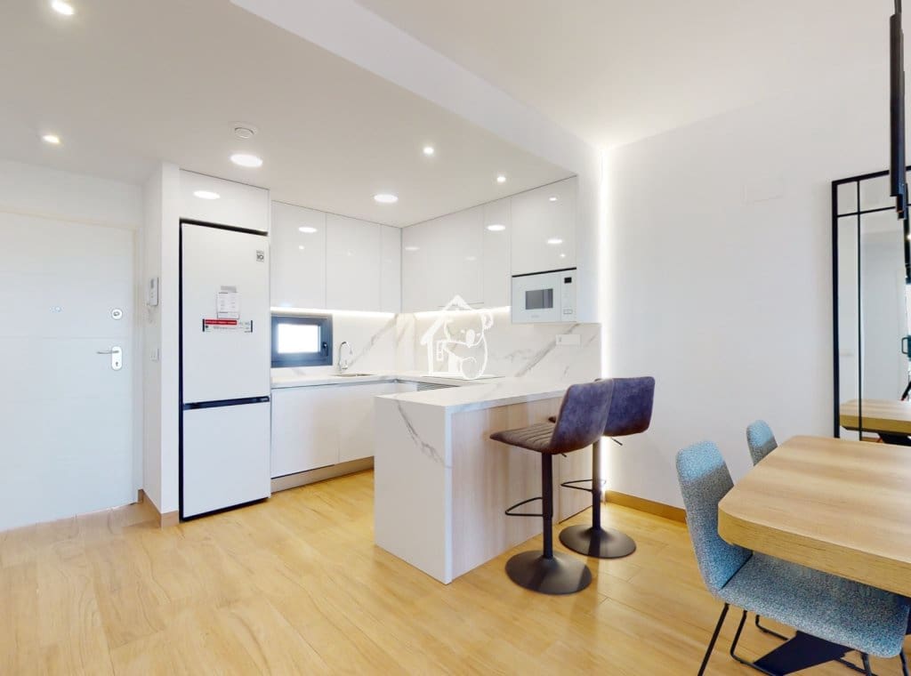 2 soveværelse Bungalow til salg i Torrevieja med swimmingpool - € 269.900 (Ref: 9374677)