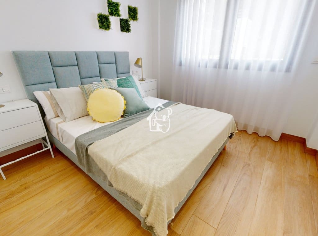 2 soveværelse Bungalow til salg i Torrevieja med swimmingpool - € 269.900 (Ref: 9374677)