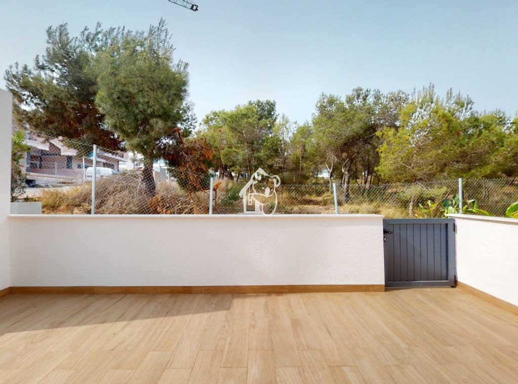 2 soveværelse Bungalow til salg i Torrevieja med swimmingpool - € 269.900 (Ref: 9374677)