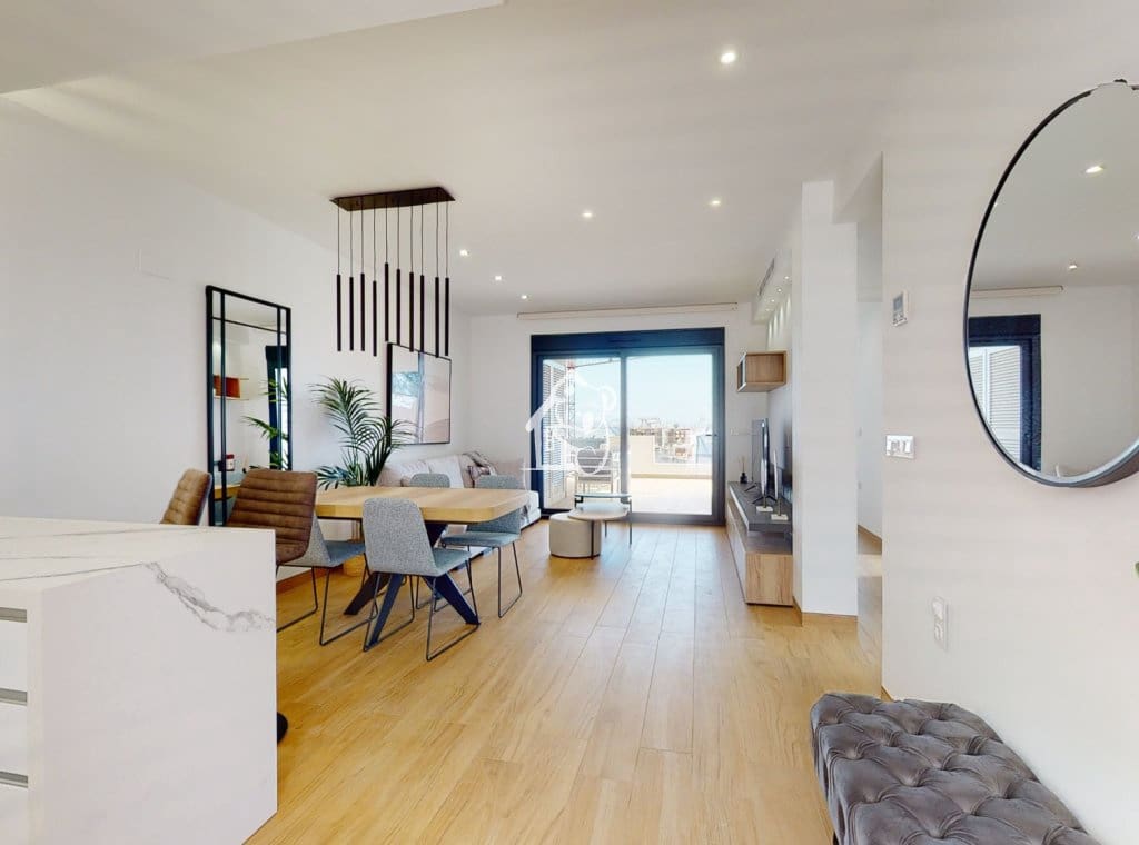 2 soveværelse Bungalow til salg i Torrevieja med swimmingpool - € 269.900 (Ref: 9374677)