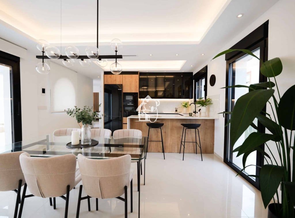 Chalet de 3 habitaciones en Ciudad Quesada en venta con piscina - 813.500 € (Ref: 9374678)