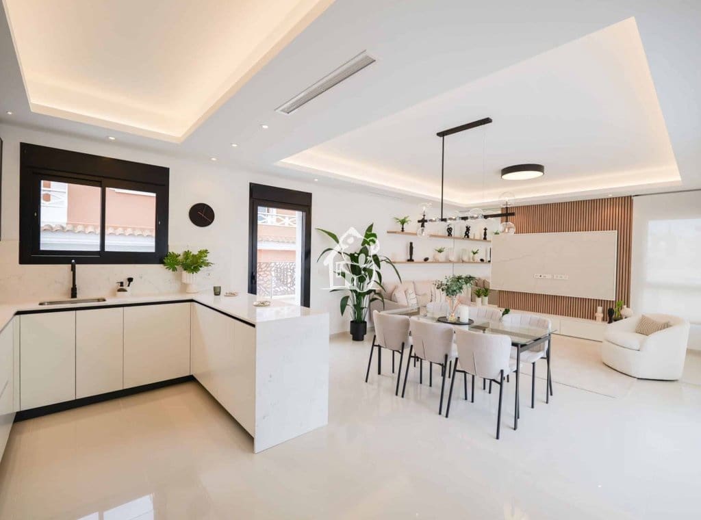 Chalet de 3 habitaciones en Ciudad Quesada en venta con piscina - 813.500 € (Ref: 9374678)