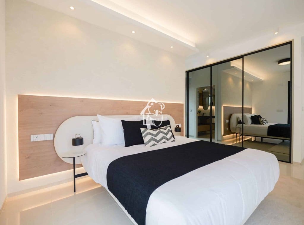 Chalet de 3 habitaciones en Ciudad Quesada en venta con piscina - 813.500 € (Ref: 9374678)