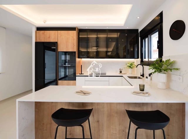 Chalet de 3 habitaciones en Ciudad Quesada, Rojales en venta con piscina - 813.500 € (Ref: 9374678)