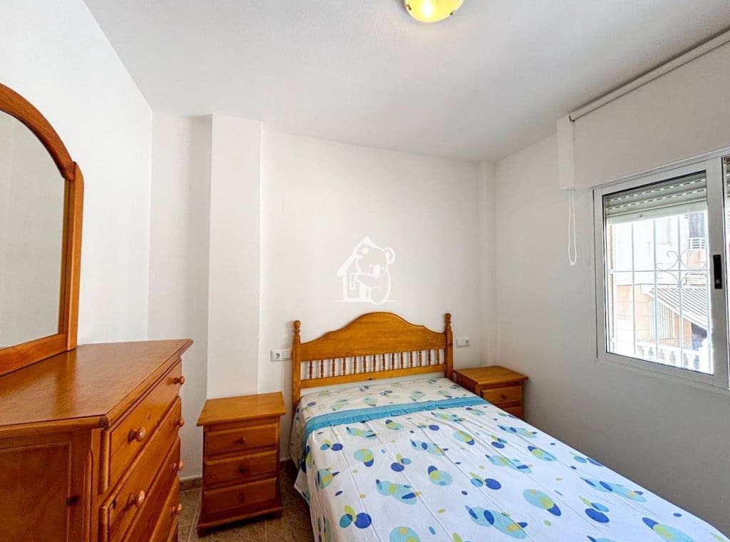 2 makuuhuone Huoneisto vuokrattavana paikassa Torrevieja mukana uima-altaan - 750 € (Ref: 9382054)