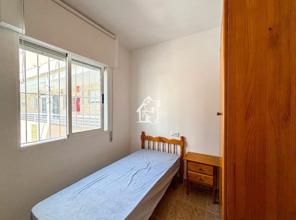 2 makuuhuone Huoneisto vuokrattavana paikassa Torrevieja mukana uima-altaan - 750 € (Ref: 9382054)