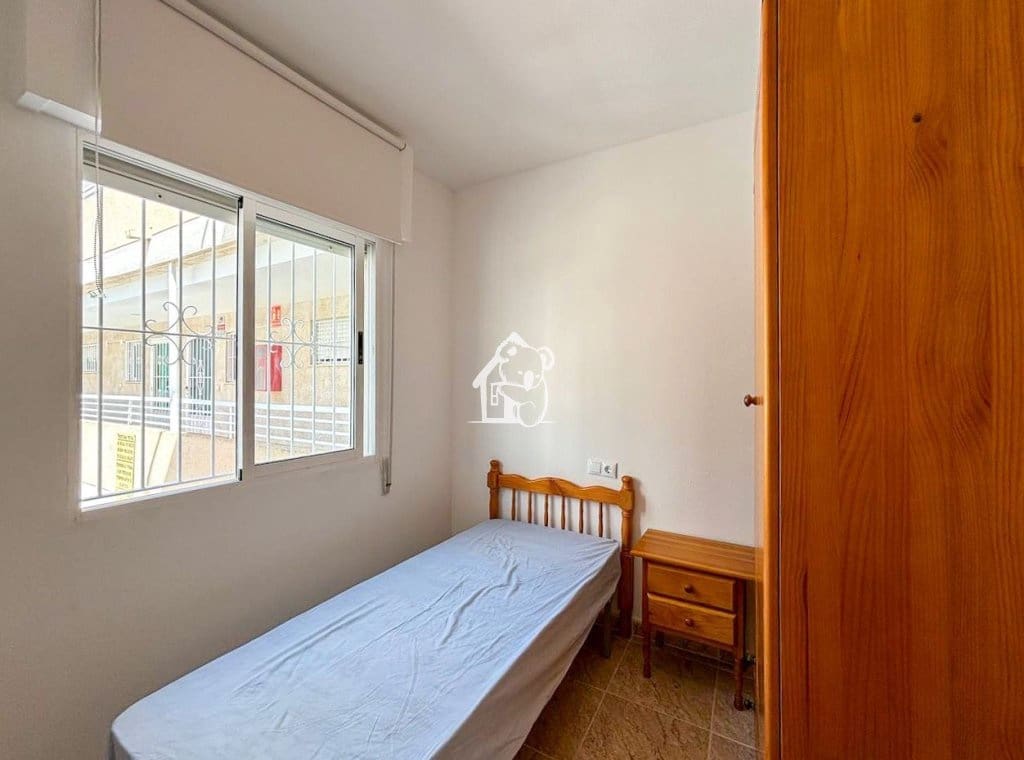 2 makuuhuone Huoneisto vuokrattavana paikassa Torrevieja mukana uima-altaan - 750 € (Ref: 9382054)