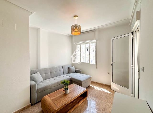 2 slaapkamer Appartement te huur in Nueva Torrevieja, Torrevieja met zwembad - € 750 (Ref: 9382054)