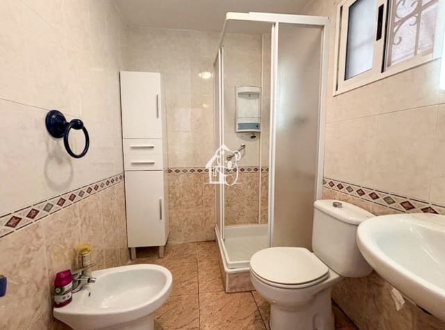 2 slaapkamer Appartement te huur in Nueva Torrevieja, Torrevieja met zwembad - € 750 (Ref: 9382054)