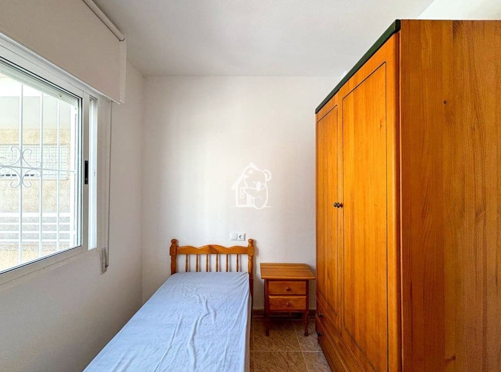 2 makuuhuone Huoneisto vuokrattavana paikassa Torrevieja mukana uima-altaan - 750 € (Ref: 9382054)