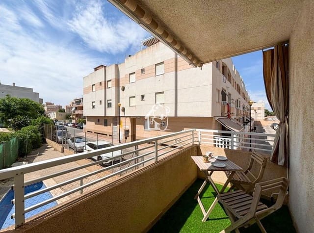 2 slaapkamer Appartement te huur in Nueva Torrevieja, Torrevieja met zwembad - € 750 (Ref: 9382054)