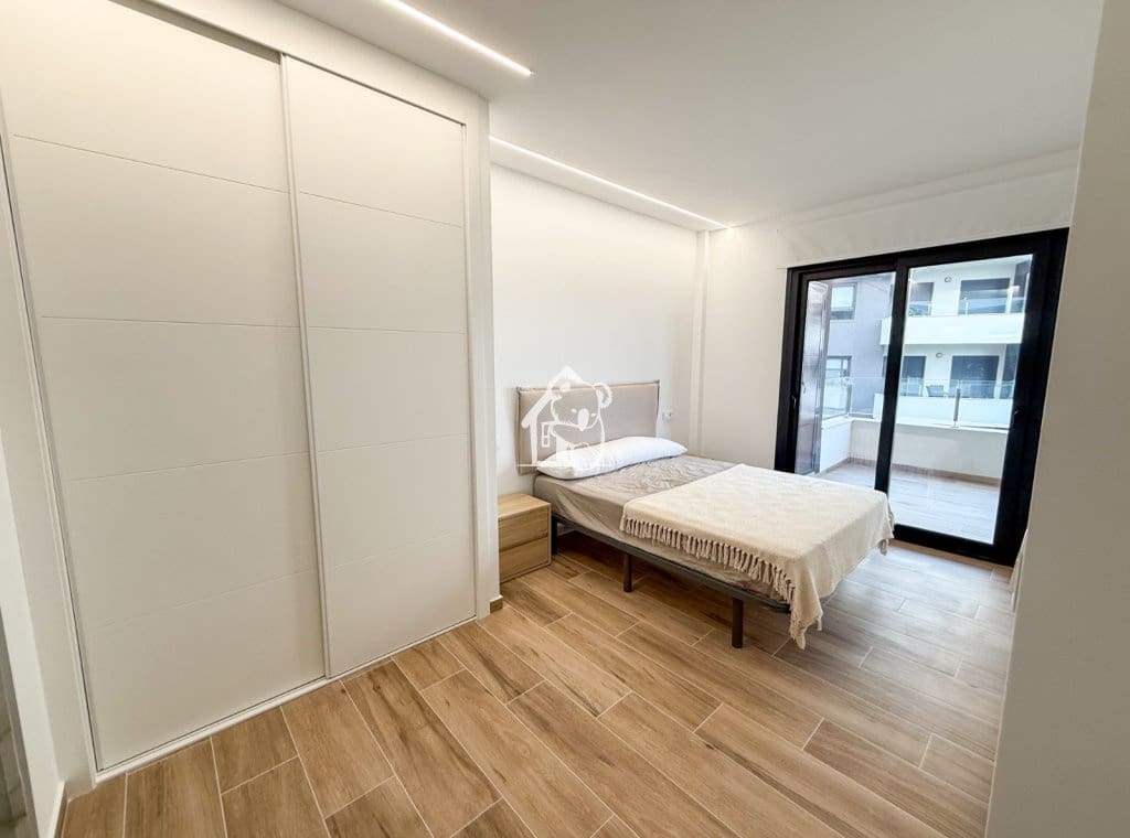 2 soveværelse Lejlighed til leje i Villamartin med swimmingpool garage - € 1.200 (Ref: 9384938)