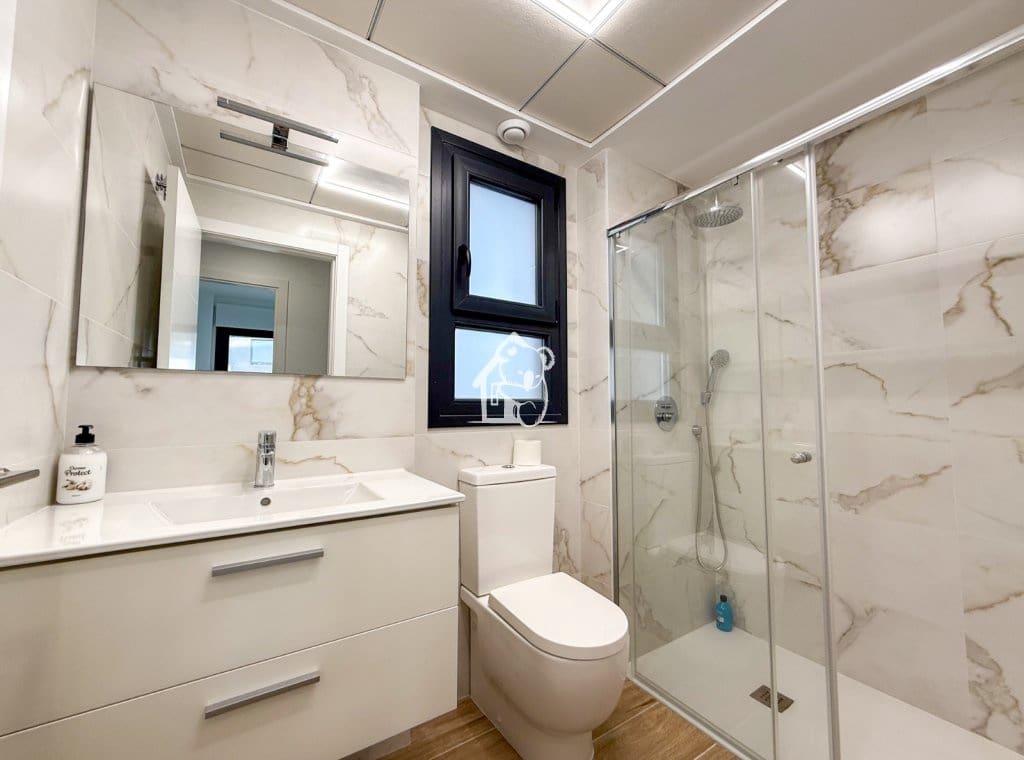 2 soveværelse Lejlighed til leje i Villamartin med swimmingpool garage - € 1.200 (Ref: 9384938)