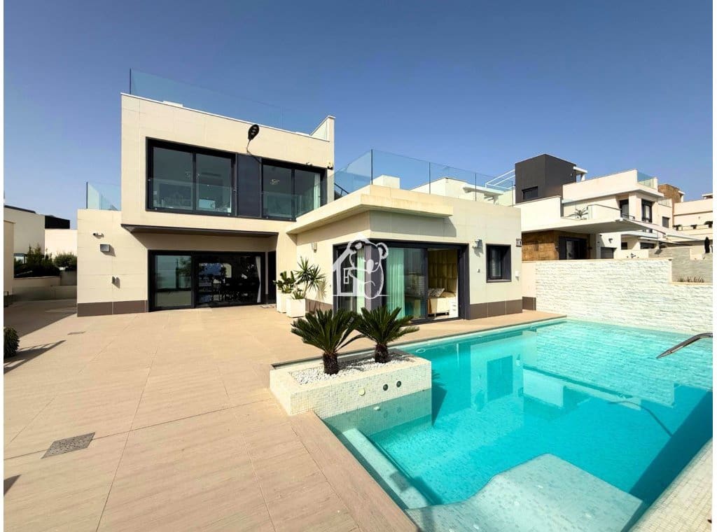 5 soveværelse Villa til salg i San Miguel de Salinas med swimmingpool garage - € 849.000 (Ref: 9387000)