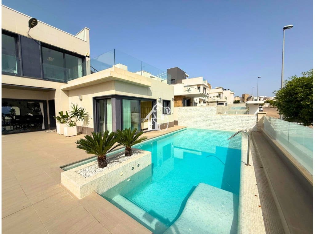5 soveværelse Villa til salg i San Miguel de Salinas med swimmingpool garage - € 849.000 (Ref: 9387000)