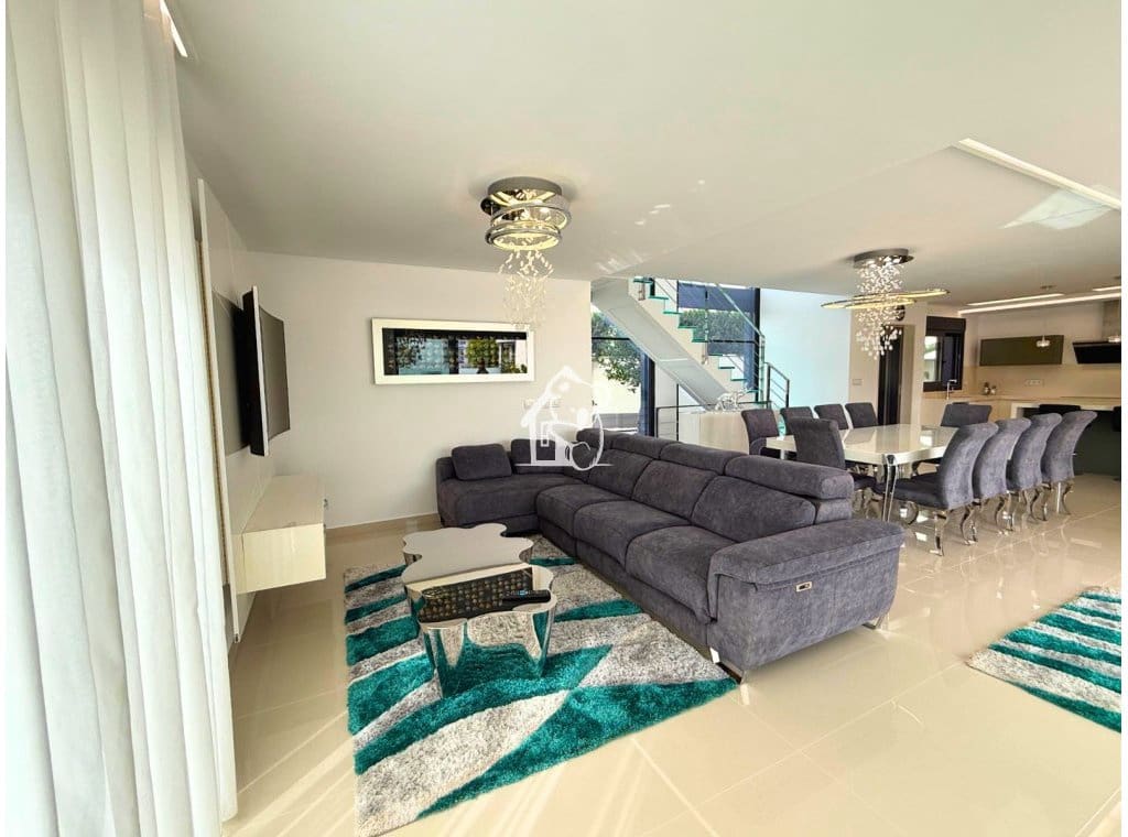 5 soveværelse Villa til salg i San Miguel de Salinas med swimmingpool garage - € 849.000 (Ref: 9387000)