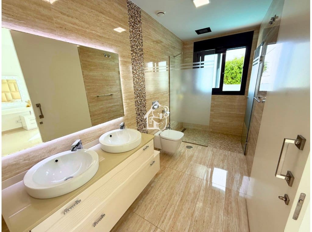 5 soveværelse Villa til salg i San Miguel de Salinas med swimmingpool garage - € 849.000 (Ref: 9387000)