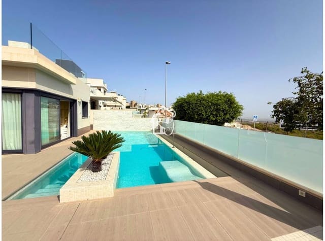 5 soveværelse Villa til salg i San Miguel de Salinas med swimmingpool garage - € 849.000 (Ref: 9387000)