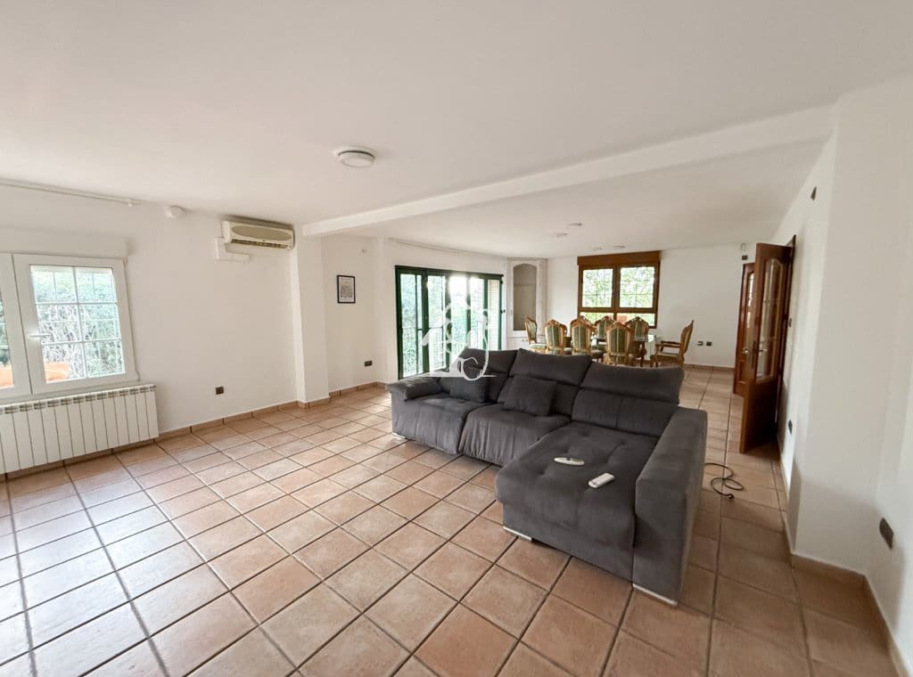 5 slaapkamer Villa te koop in Torrevieja met zwembad garage - € 889.980 (Ref: 9390032)