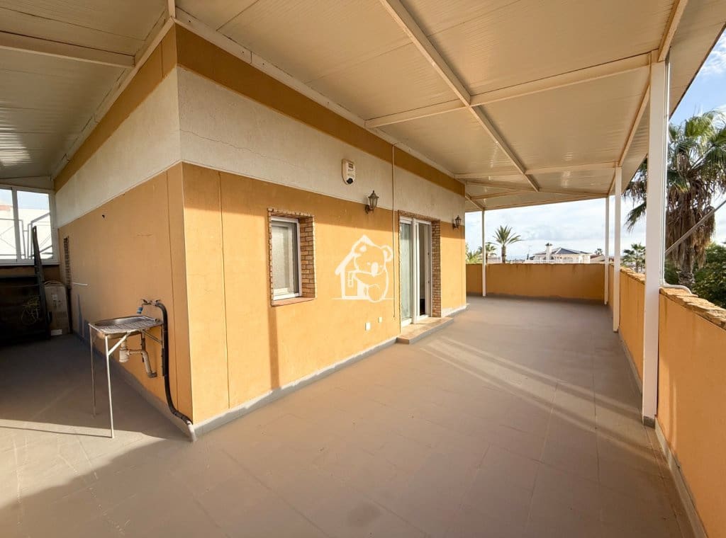 5 slaapkamer Villa te koop in Torrevieja met zwembad garage - € 889.980 (Ref: 9390032)