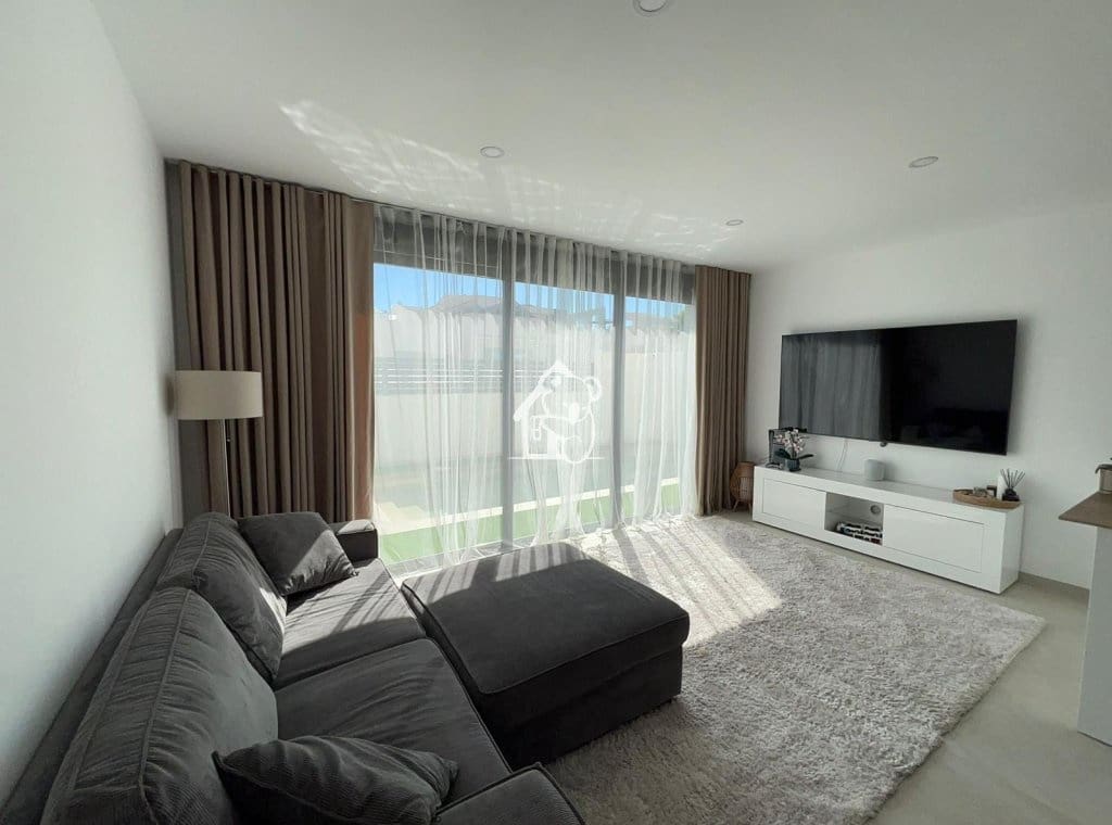 2 bedroom Villa for sale in Benijofar with pool - € 330,000 (Ref: 9395536)