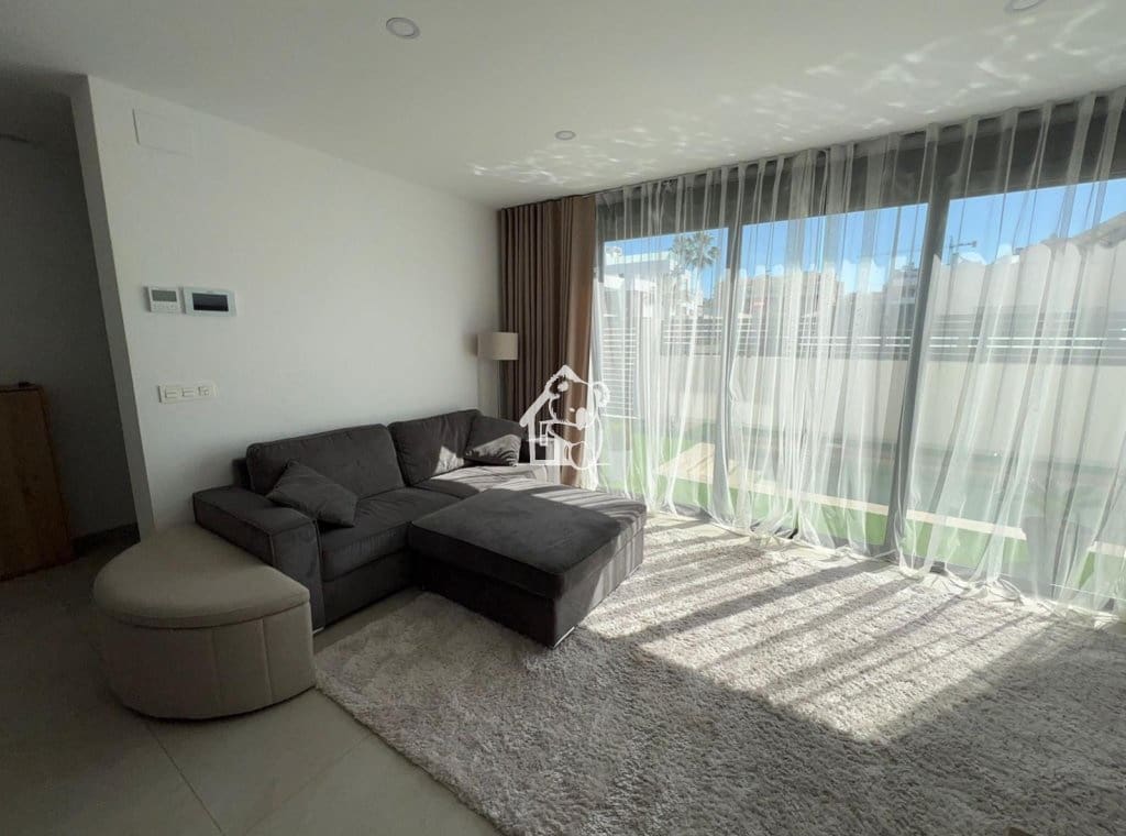 2 bedroom Villa for sale in Benijofar with pool - € 330,000 (Ref: 9395536)