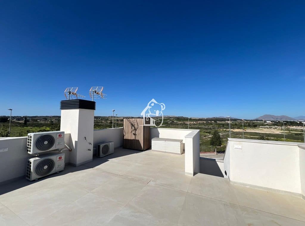 2 bedroom Villa for sale in Benijofar with pool - € 330,000 (Ref: 9395536)