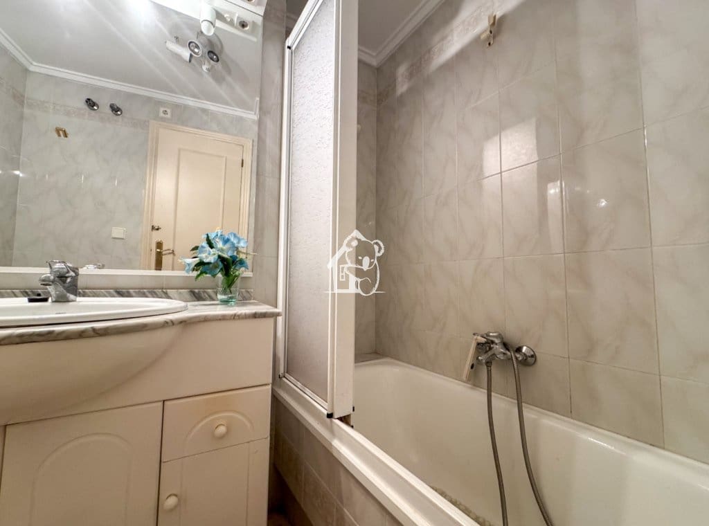 2 sypialnia Apartament do wynajęcia w Torrevieja - 850 € (Ref: 9395537)