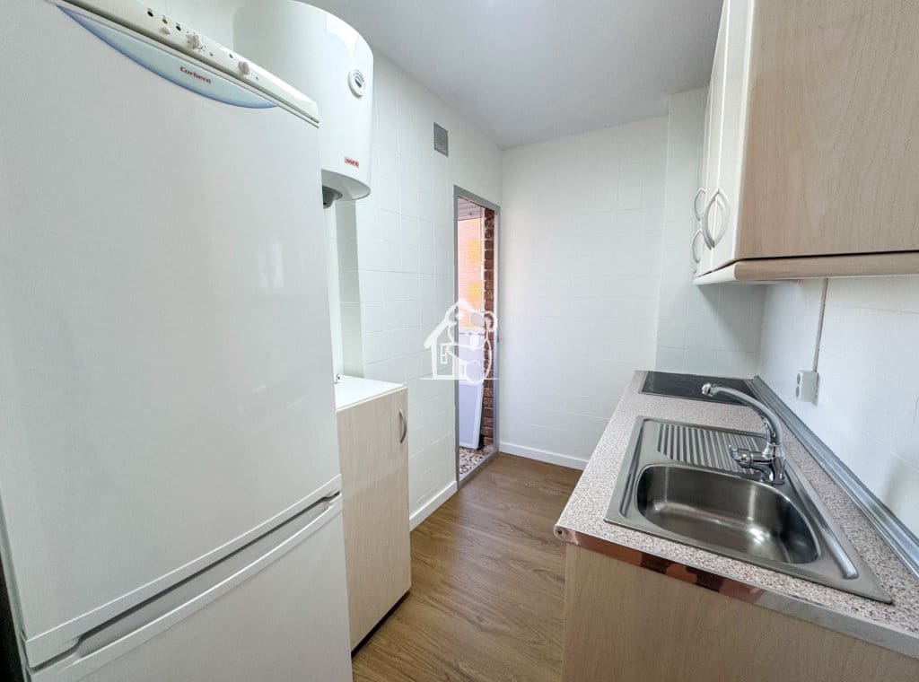 2 soverom Leilighet til leie i Orihuela Costa med svømmebasseng garasje - € 850 (Ref: 9400291)