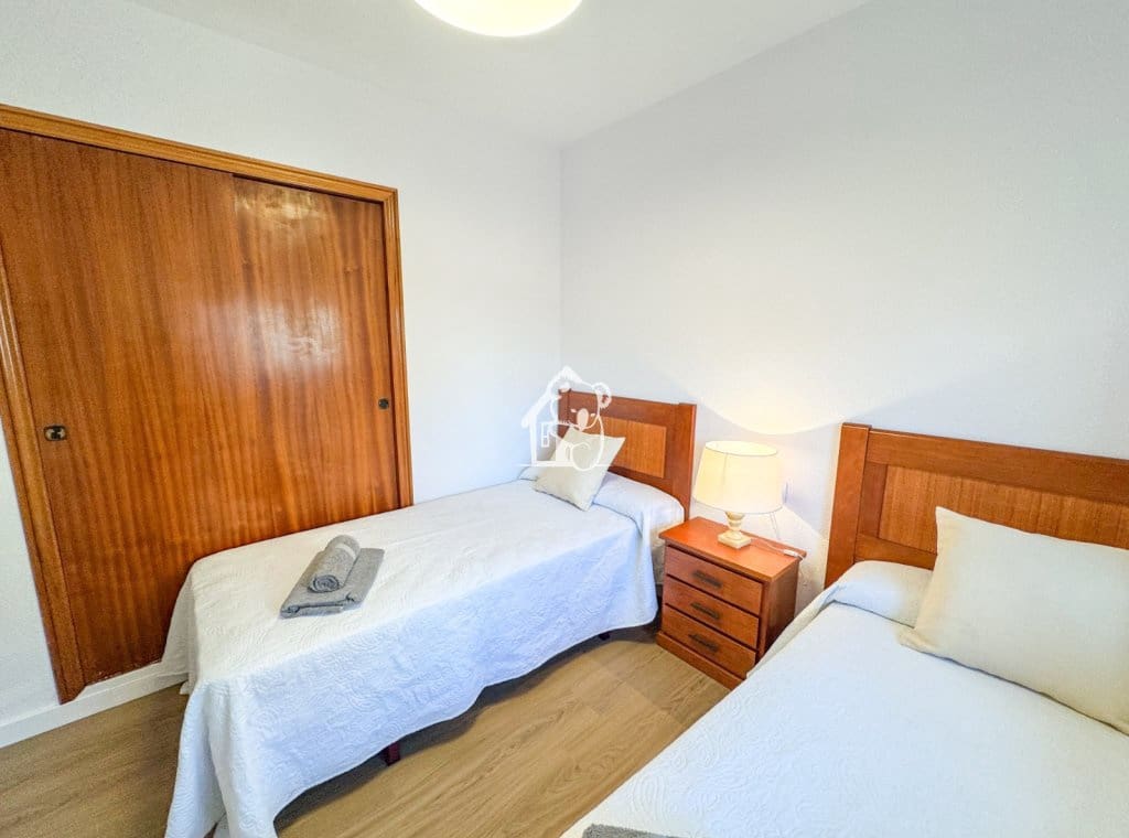 2 soverom Leilighet til leie i Orihuela Costa med svømmebasseng garasje - € 850 (Ref: 9400291)