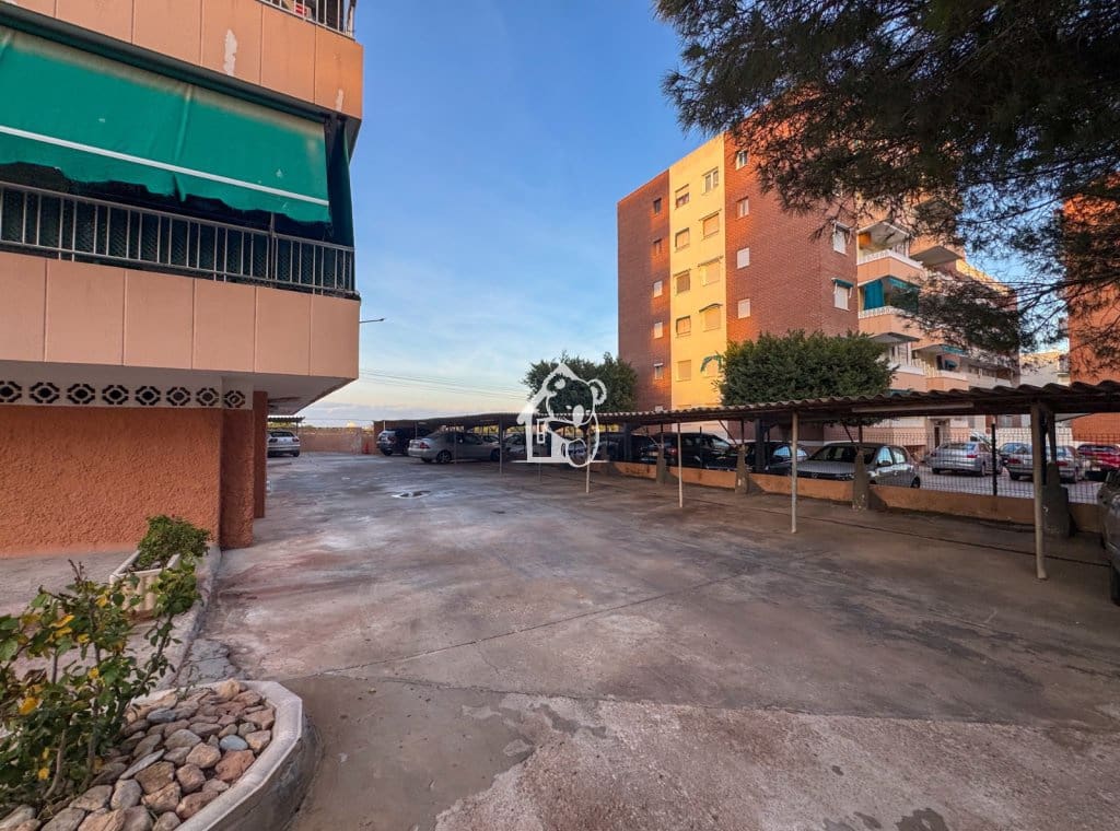 2 soverom Leilighet til leie i Orihuela Costa med svømmebasseng garasje - € 850 (Ref: 9400291)