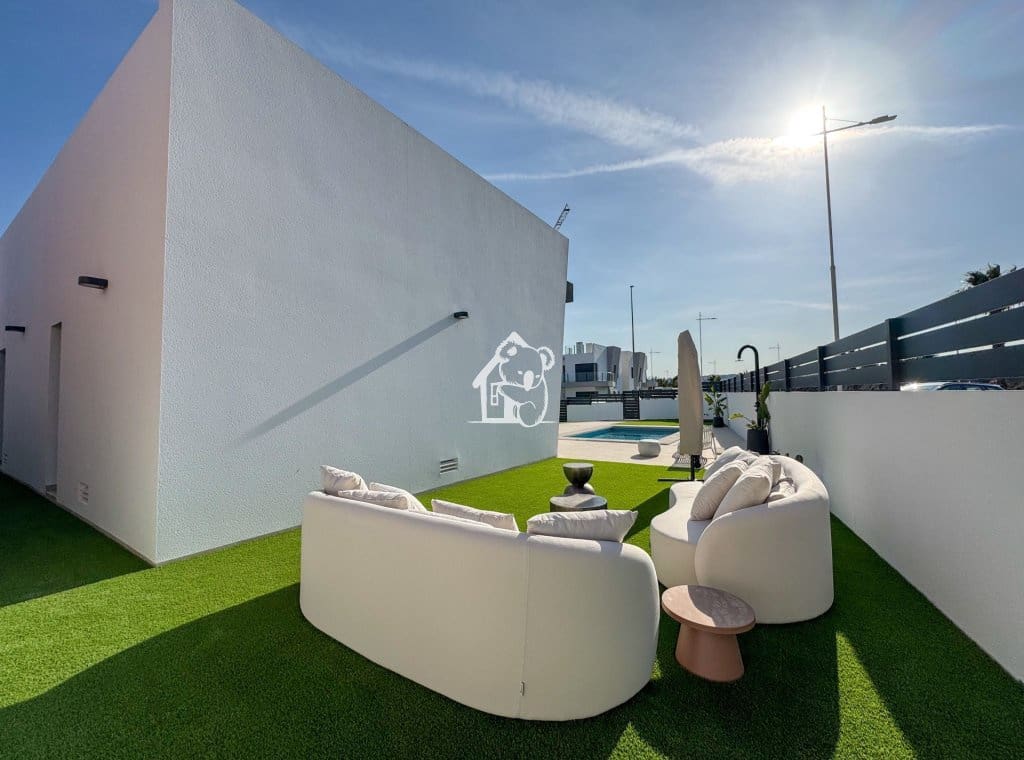 3 chambre Villa/Maison à vendre à San Miguel de Salinas avec piscine - 429 900 € (Ref: 9402787)