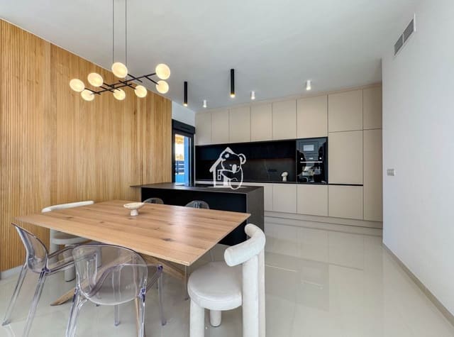 Chalet de 3 habitaciones en San Miguel de Salinas en venta con piscina - 429.900 € (Ref: 9402787)