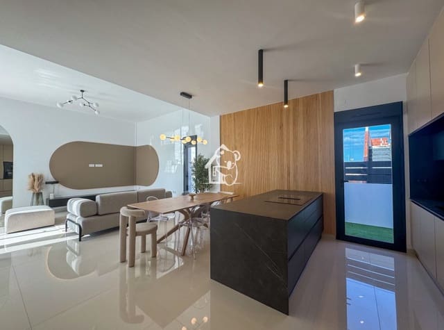 Chalet de 3 habitaciones en San Miguel de Salinas en venta con piscina - 429.900 € (Ref: 9402787)