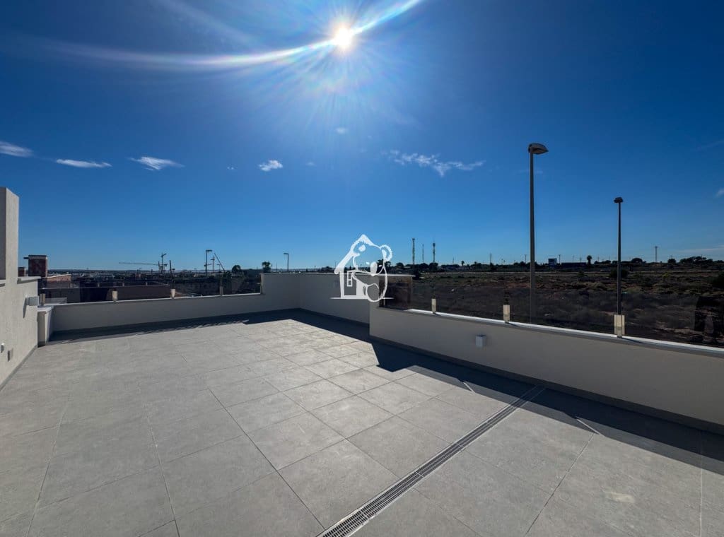 3 Zimmer Villa zu verkaufen in Ciudad Quesada mit Pool - 496.000 € (Ref: 9402788)