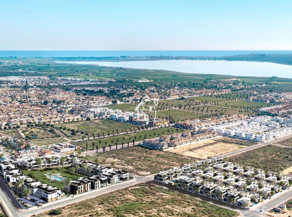 3 Zimmer Villa zu verkaufen in Ciudad Quesada mit Pool - 496.000 € (Ref: 9402788)