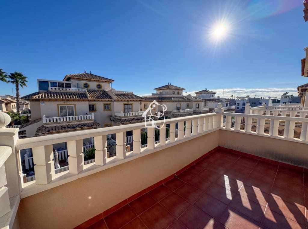 2 bedroom Townhouse for rent in Cabo Roig with pool - € 1,050 (Ref: 9402791)