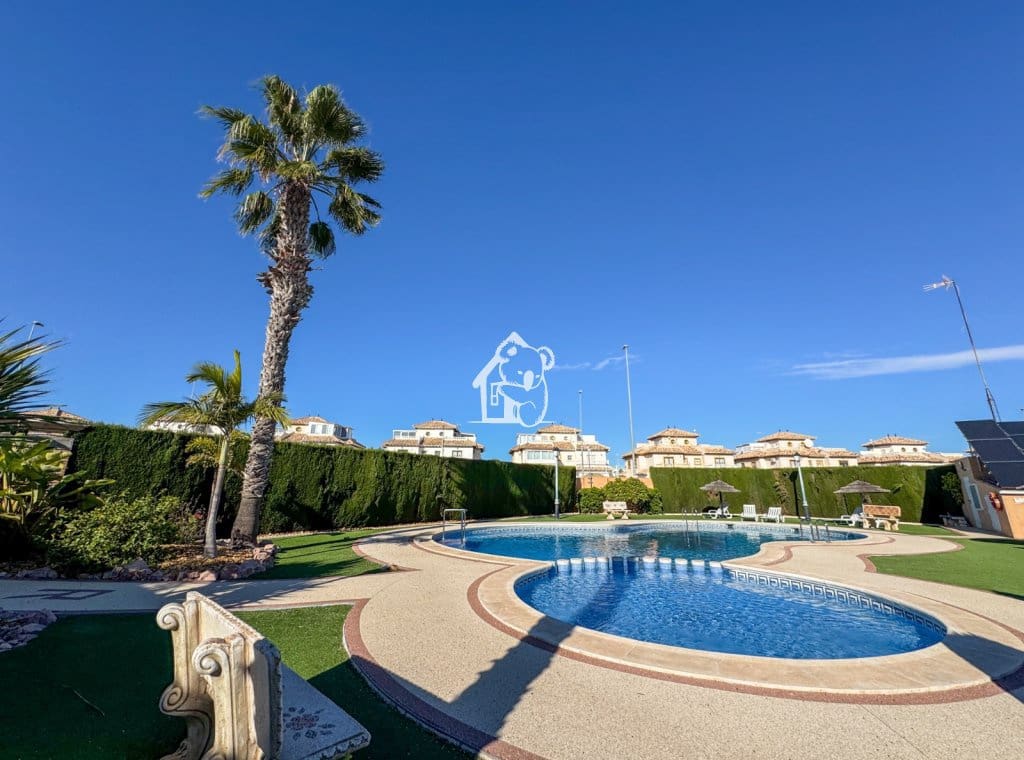 2 bedroom Townhouse for rent in Cabo Roig with pool - € 1,050 (Ref: 9402791)