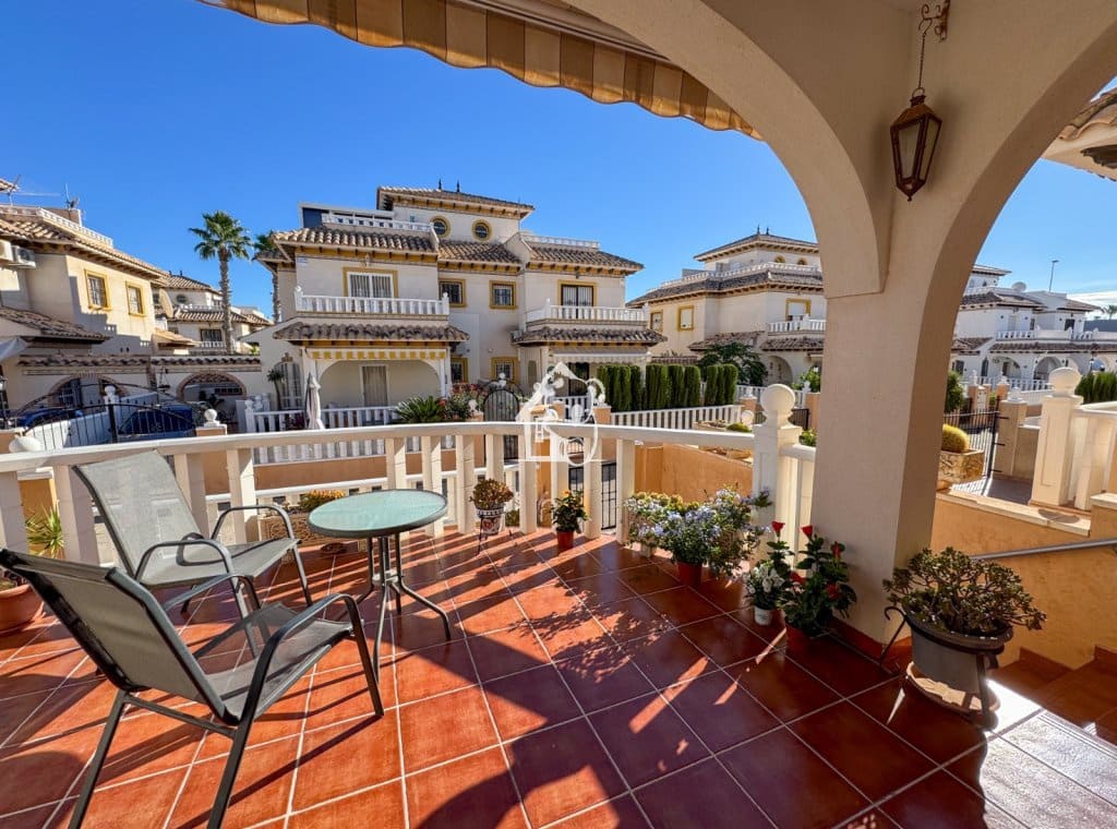 2 bedroom Townhouse for rent in Cabo Roig with pool - € 1,050 (Ref: 9402791)