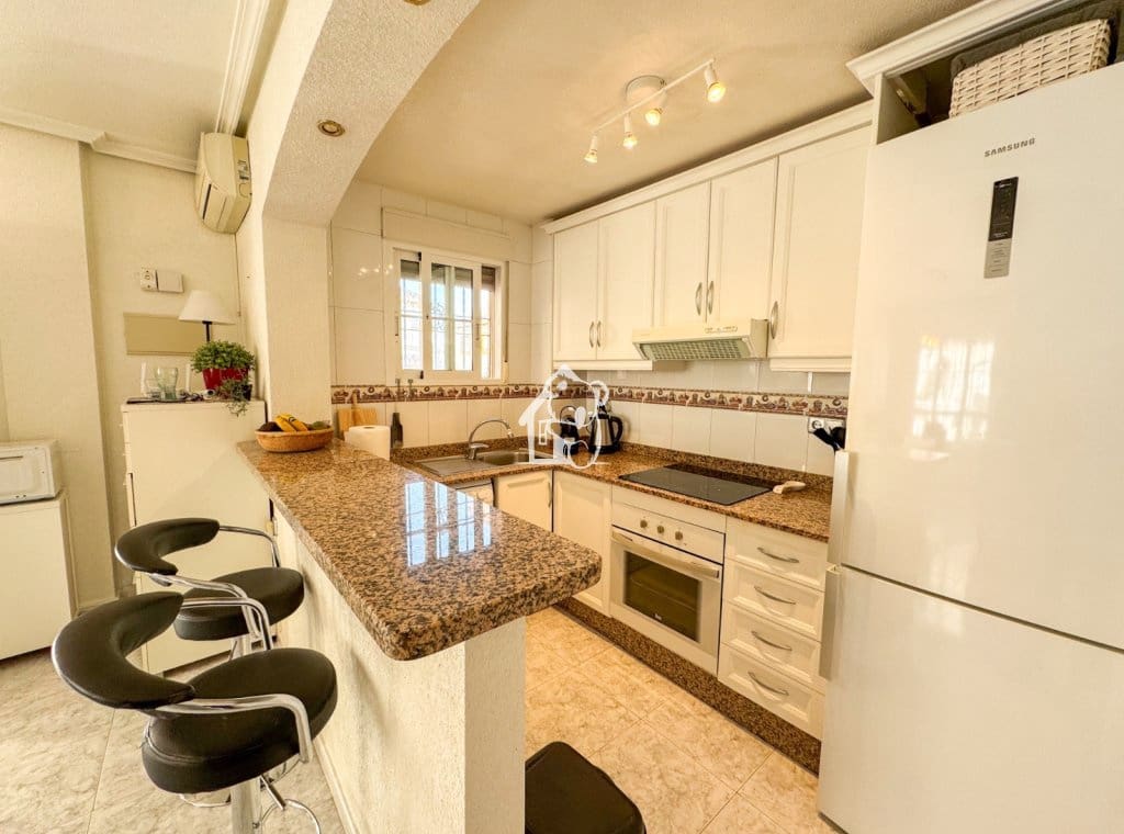 2 bedroom Townhouse for rent in Cabo Roig with pool - € 1,050 (Ref: 9402791)