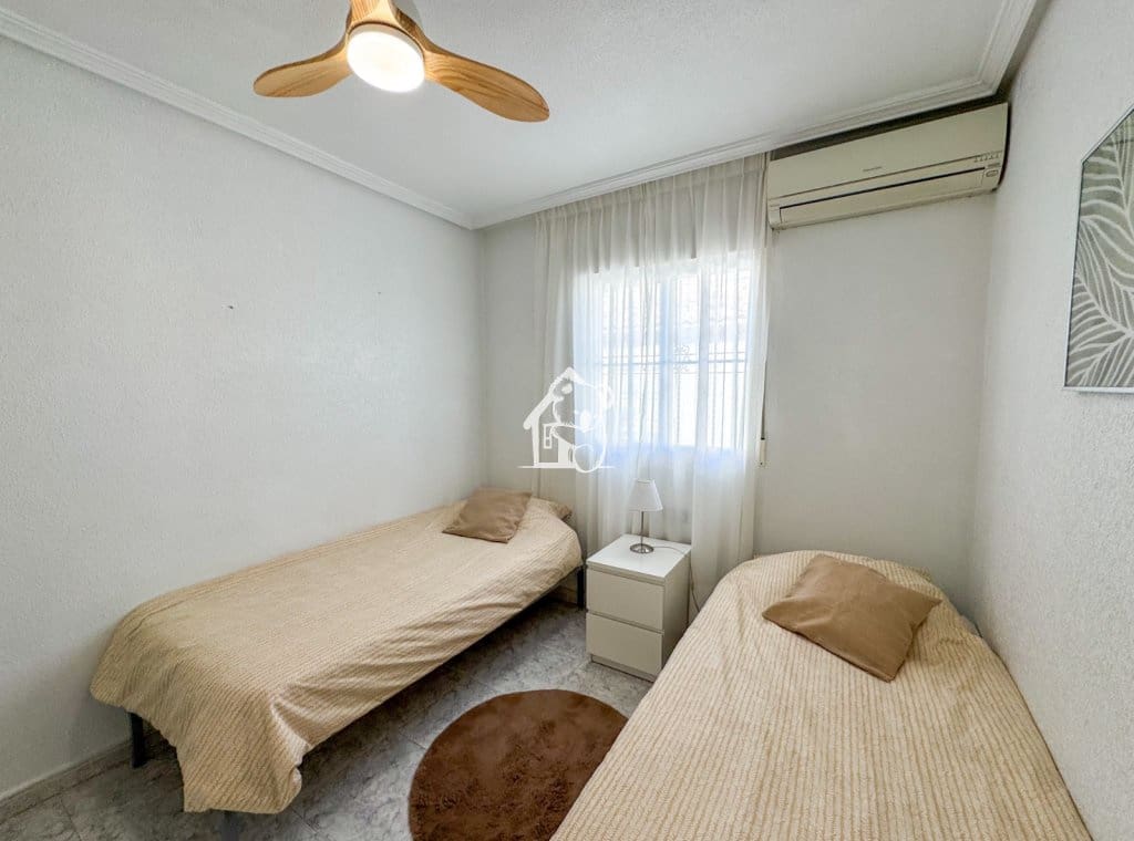 2 bedroom Townhouse for rent in Cabo Roig with pool - € 1,050 (Ref: 9402791)