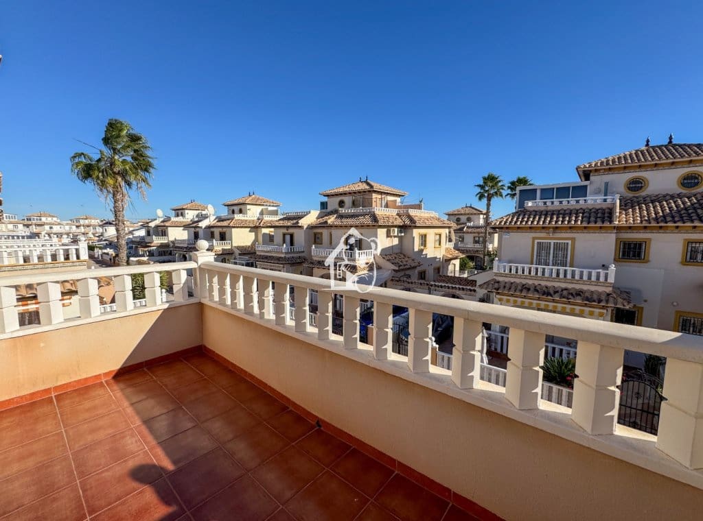 2 bedroom Townhouse for rent in Cabo Roig with pool - € 1,050 (Ref: 9402791)