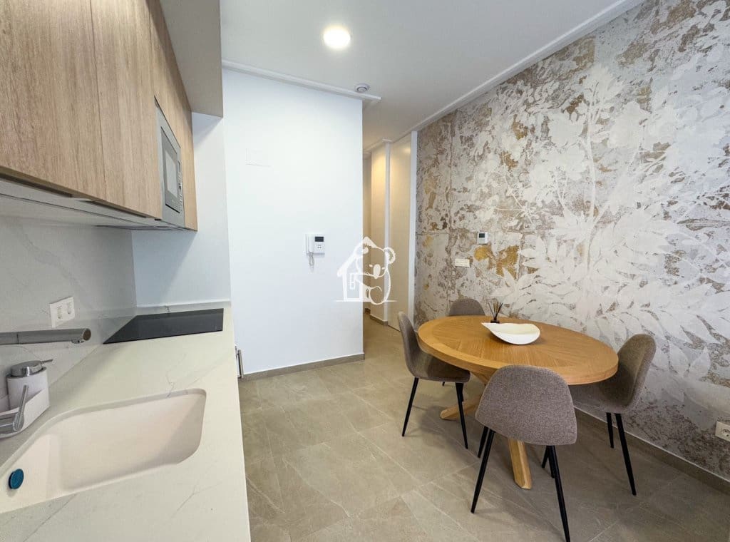 1 slaapkamer Strandappartement te huur in La Mata met zwembad - € 800 (Ref: 9402920)