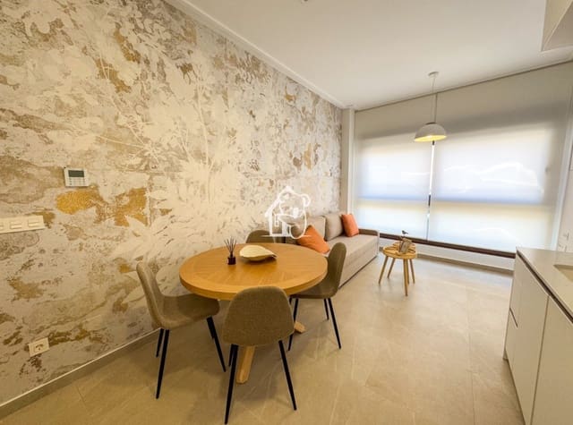 1 slaapkamer Strandappartement te huur in Gaspar Perelló, Torrevieja met zwembad - € 800 (Ref: 9402920)