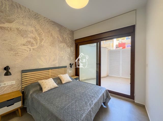 1 slaapkamer Strandappartement te huur in Gaspar Perelló, Torrevieja met zwembad - € 800 (Ref: 9402920)