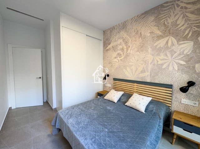 1 slaapkamer Strandappartement te huur in Gaspar Perelló, Torrevieja met zwembad - € 800 (Ref: 9402920)