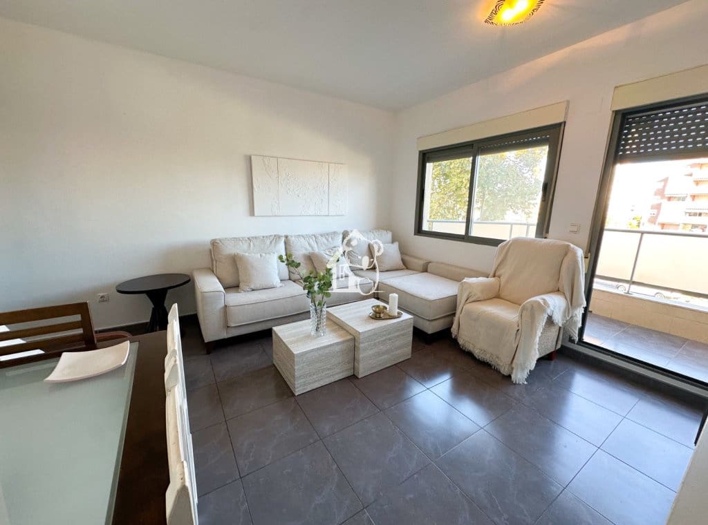 2 bedroom Flat for rent in Guardamar del Segura with garage - € 900 (Ref: 9403025)