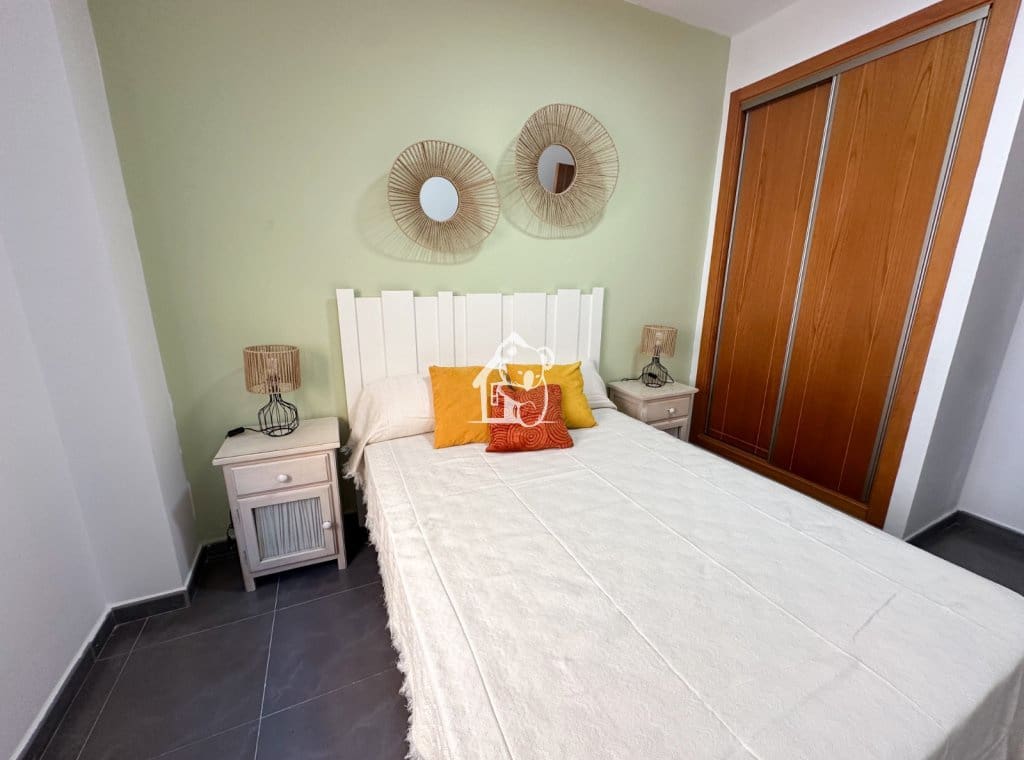 2 bedroom Flat for rent in Guardamar del Segura with garage - € 900 (Ref: 9403025)