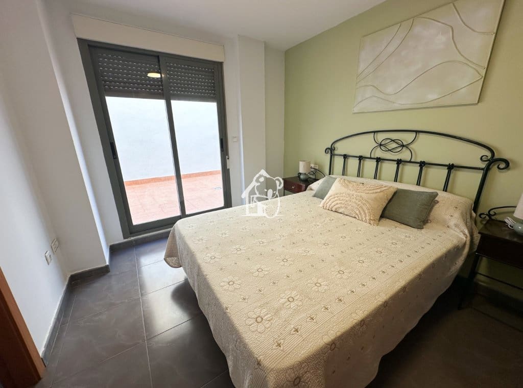 2 bedroom Flat for rent in Guardamar del Segura with garage - € 900 (Ref: 9403025)
