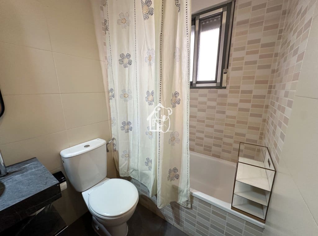 2 bedroom Flat for rent in Guardamar del Segura with garage - € 900 (Ref: 9403025)